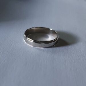 14K White Gold Wed Lok Band